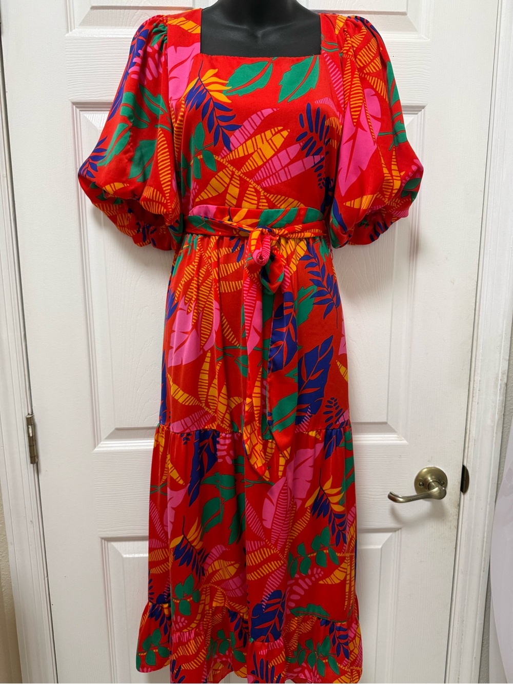 Skies Are Blue Red Tropical Leaf Puff-Sleeve Maxi Dress